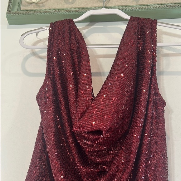 Lulu’s plunging v neck drape Sequin Burgundy One Piece bodysuit women’s medium - Picture 9 of 10